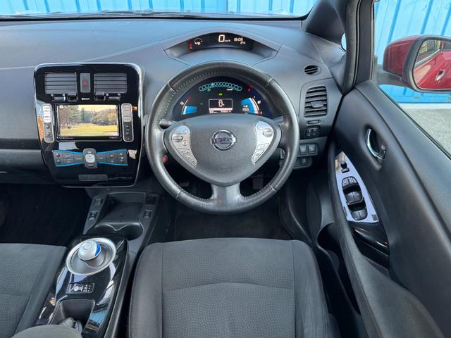リーフ X サンクスエディション(30kwh) 衝突軽減 車線逸脱警報 純正ナビ フルセグ バックカメラ 全席シートヒーター ステアリングヒーター クルーズコントロール 10セグ スマートキー ETC 充電ケーブル有 LED 禁煙車 記録簿(3枚目)