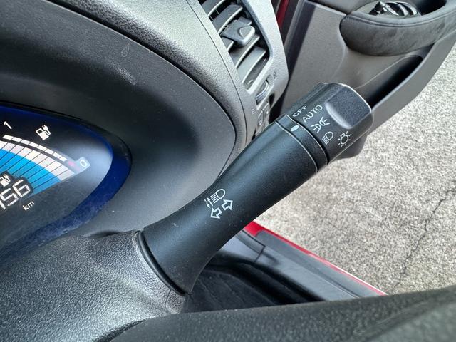 リーフ X サンクスエディション(30kwh) 衝突軽減 車線逸脱警報 純正ナビ フルセグ バックカメラ 全席シートヒーター ステアリングヒーター クルーズコントロール 10セグ スマートキー ETC 充電ケーブル有 LED 禁煙車 記録簿(13枚目)