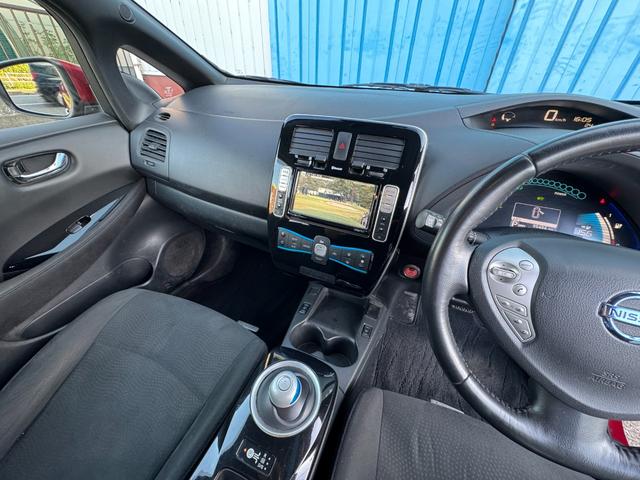 リーフ X サンクスエディション(30kwh) 衝突軽減 車線逸脱警報 純正ナビ フルセグ バックカメラ 全席シートヒーター ステアリングヒーター クルーズコントロール 10セグ スマートキー ETC 充電ケーブル有 LED 禁煙車 記録簿(14枚目)