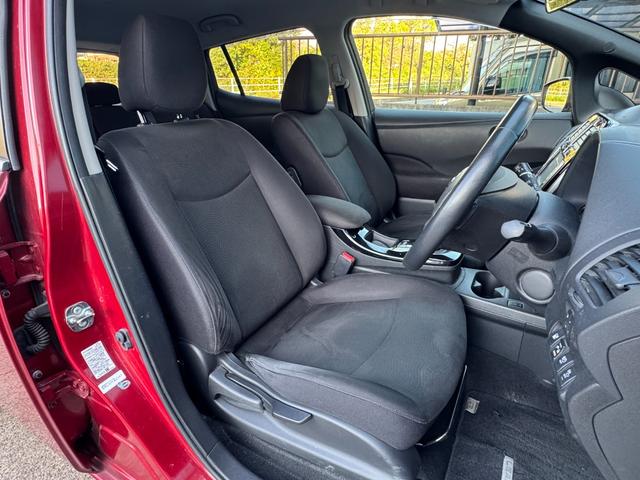 リーフ X サンクスエディション(30kwh) 衝突軽減 車線逸脱警報 純正ナビ フルセグ バックカメラ 全席シートヒーター ステアリングヒーター クルーズコントロール 10セグ スマートキー ETC 充電ケーブル有 LED 禁煙車 記録簿(15枚目)