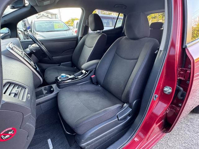 リーフ X サンクスエディション(30kwh) 衝突軽減 車線逸脱警報 純正ナビ フルセグ バックカメラ 全席シートヒーター ステアリングヒーター クルーズコントロール 10セグ スマートキー ETC 充電ケーブル有 LED 禁煙車 記録簿(16枚目)