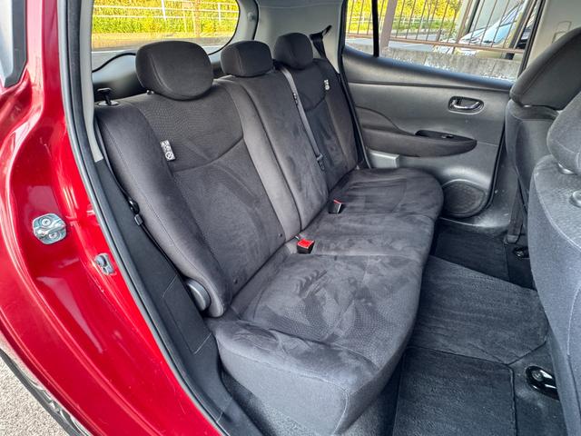 リーフ X サンクスエディション(30kwh) 衝突軽減 車線逸脱警報 純正ナビ フルセグ バックカメラ 全席シートヒーター ステアリングヒーター クルーズコントロール 10セグ スマートキー ETC 充電ケーブル有 LED 禁煙車 記録簿(18枚目)