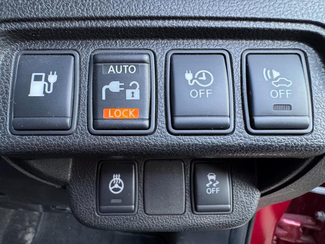 リーフ X サンクスエディション(30kwh) 衝突軽減 車線逸脱警報 純正ナビ フルセグ バックカメラ 全席シートヒーター ステアリングヒーター クルーズコントロール 10セグ スマートキー ETC 充電ケーブル有 LED 禁煙車 記録簿(27枚目)