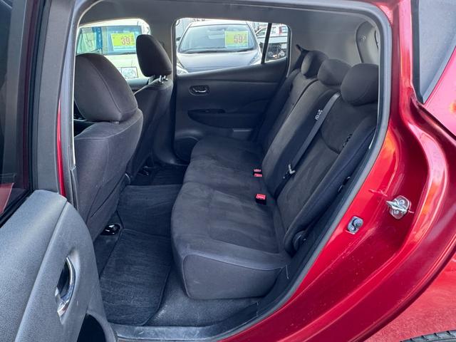 リーフ X サンクスエディション(30kwh) 衝突軽減 車線逸脱警報 純正ナビ フルセグ バックカメラ 全席シートヒーター ステアリングヒーター クルーズコントロール 10セグ スマートキー ETC 充電ケーブル有 LED 禁煙車 記録簿(38枚目)