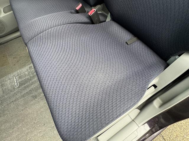 AZワゴン XSスペシャル ユーザー買取車両 ワンオーナー 純正オーディオ フォグランプ オートライト フルオートエアコン ヘッドライトレベライザー スマートキー スペアキー ドアバイザー フロアマット 禁煙車 記録簿(37枚目)