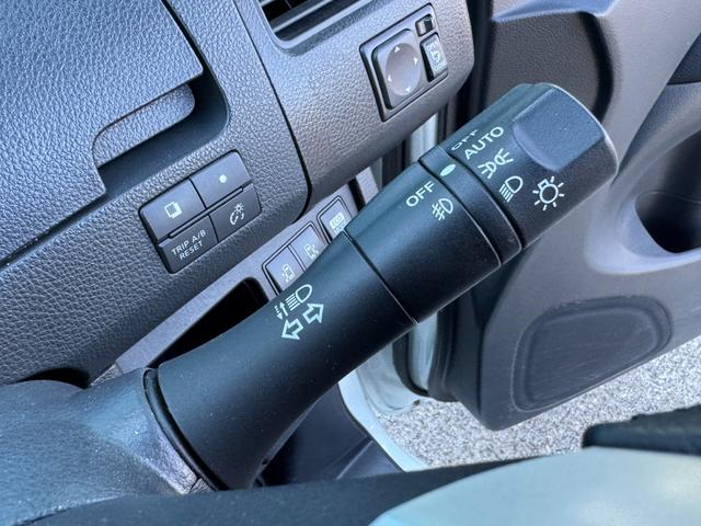 セレナ 20X クロスギア S-ハイブリッド 法人ユーザー買取車両 合皮シート 純正ナビ フルセグ(走行中視聴可能) バックカメラ フリップダウンモニター 360度ドライブレコーダー 両側PWスライドドア コーナーセンサー クルコン 禁煙 記録簿(13枚目)