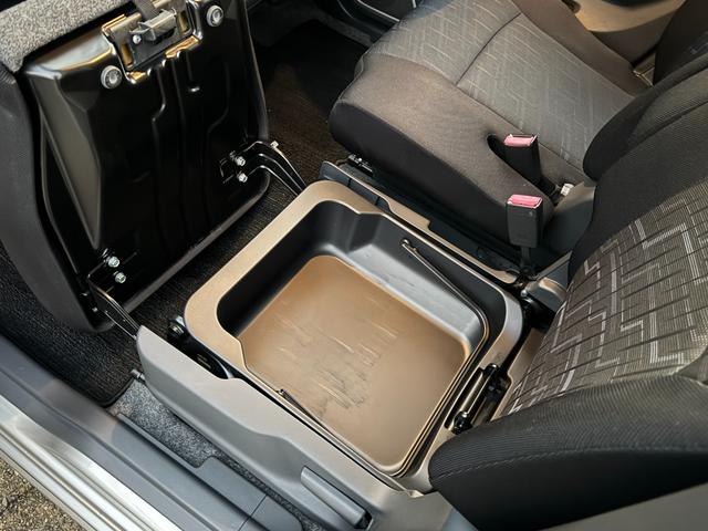 ワゴンＲスティングレー Ｘ　ユーザー買取車両　衝突軽減ブレーキ　踏み間違い防止　準衛メモリーナビ　地デジ　バックカメラ　エネチャージ　シートヒーター　ディチャージヘッドライト　フォグ　アイドリングストップ　禁煙車　記録簿（16枚目）