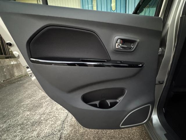 ワゴンＲスティングレー Ｘ　ユーザー買取車両　衝突軽減ブレーキ　踏み間違い防止　準衛メモリーナビ　地デジ　バックカメラ　エネチャージ　シートヒーター　ディチャージヘッドライト　フォグ　アイドリングストップ　禁煙車　記録簿（37枚目）