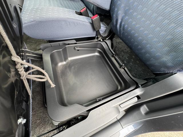 ワゴンＲスティングレー Ｘ　ユーザー買取車両　社外メモリーナビ　ワンセグ　ＥＴＣ　スマートキー　スペアキー有　ディスチャージヘッドライト　フォグランプ　禁煙車　記録簿（13枚目）