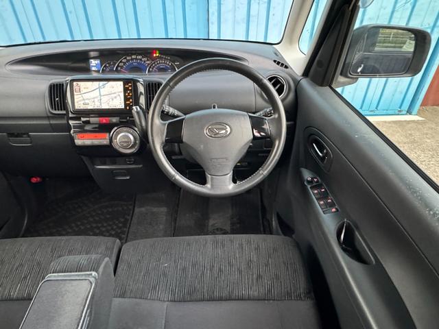 第三者の指定工場提携のため、ご納車前の点検・整備を実施致しますのでご安心ください。もちろんアフターでのメンテナンスもお任せください！