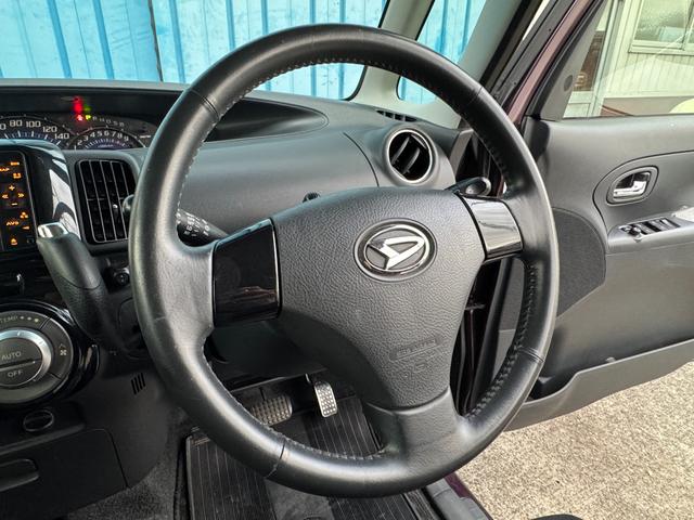 【ステアリング】　前オーナー様が丁寧にお乗り頂いており、良好な状態を保っております。