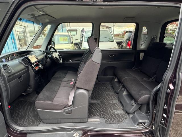 ワイドな開口部なので、乗り降りのし易さははもちろん、大型のお荷物などもしっかり収納が可能でございます。