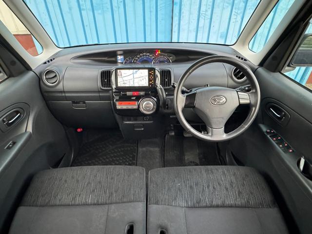 中古車で使用感が気になる方は、車内コーティングや、除菌・脱臭などの作業も承ります。