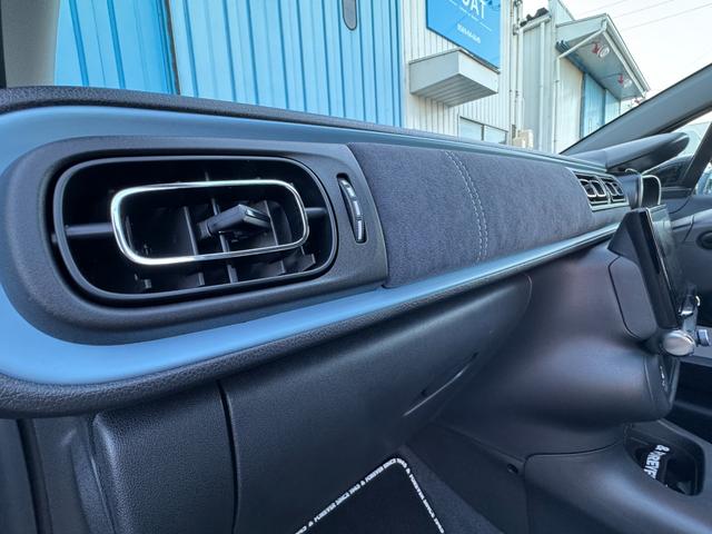 �y�d�k�k�d��p�C���e���A�z�@�_�b�V���{�[�h�ɂ��A���J���^�[�����g�p����Ă���A���������鎺���ɂȂ��Ă���܂��B