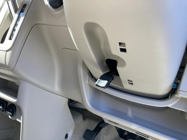 アルトラパン Ｘ　５型　ＬＥＤヘッドランプ　ナノイーＸ搭載フルオートエアコン　ＵＳＢソケット　運転席・助手席シートヒーター　全面ＵＶカットガラス　オートライト（16枚目）