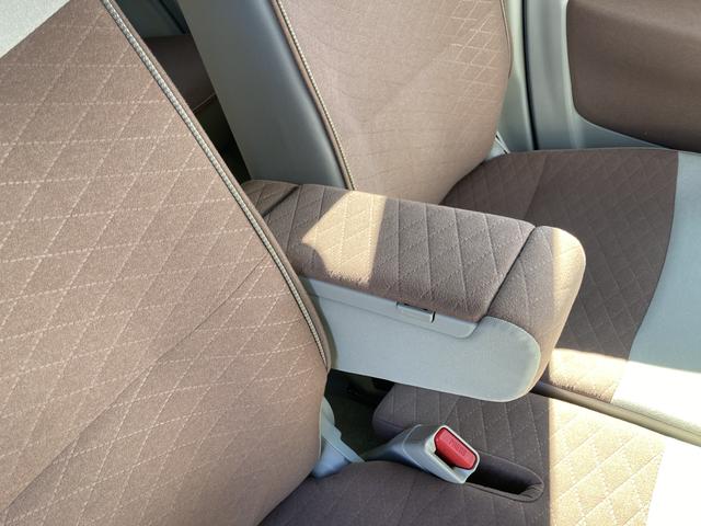 アルトラパン Ｘ　５型　ＬＥＤヘッドランプ　ナノイーＸ搭載フルオートエアコン　ＵＳＢソケット　運転席・助手席シートヒーター　全面ＵＶカットガラス　オートライト（18枚目）