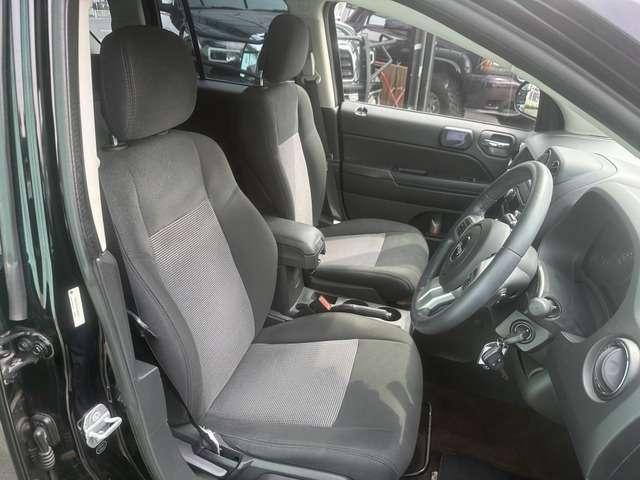 ジープ・コンパス アルティチュード　スポーツ　禁煙　ＥＴＣ　キーレス　ルーフレール　純正１７ＡＷ（10枚目）