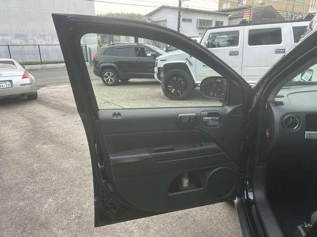 ジープ・コンパス アルティチュード　スポーツ　禁煙　ＥＴＣ　キーレス　ルーフレール　純正１７ＡＷ（18枚目）