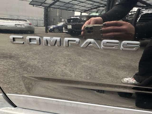 ジープ・コンパス アルティチュード　スポーツ　禁煙　ＥＴＣ　キーレス　ルーフレール　純正１７ＡＷ（32枚目）