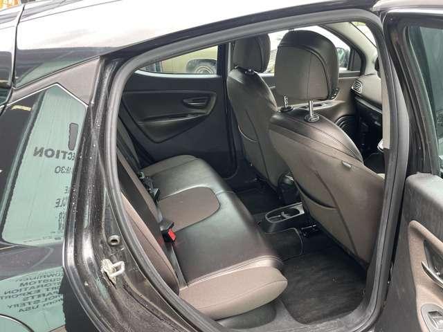 クライスラー・イプシロン プラチナ　禁煙　アイスト　ＥＴＣ　フルセグ　Ｐセンサー（12枚目）