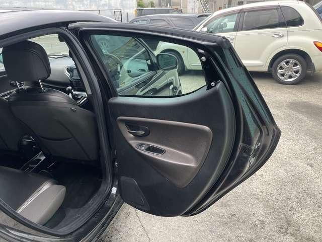 クライスラー・イプシロン プラチナ　禁煙　アイスト　ＥＴＣ　フルセグ　Ｐセンサー（13枚目）