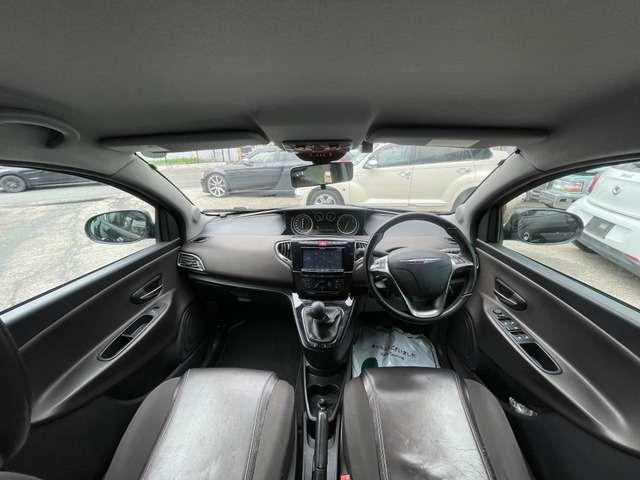 クライスラー・イプシロン プラチナ　禁煙　アイスト　ＥＴＣ　フルセグ　Ｐセンサー（30枚目）