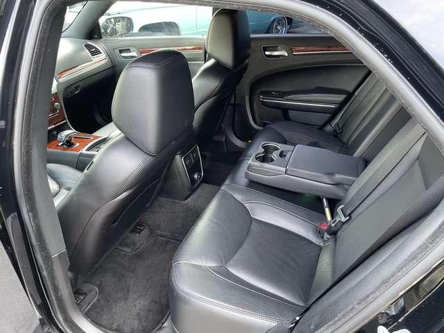 クライスラー・３００ ３００リミテッド　禁煙　　左ハンドル　Ｂカメ　スマキー　ＨＩＤ　ＥＴＣ（12枚目）