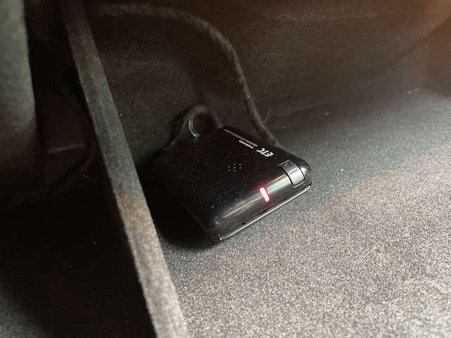 クライスラー・３００ ３００リミテッド　禁煙　　左ハンドル　Ｂカメ　スマキー　ＨＩＤ　ＥＴＣ（30枚目）