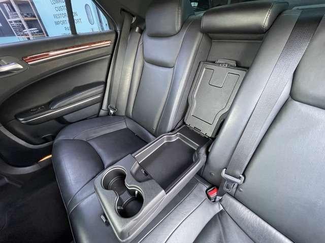 クライスラー・３００ ３００リミテッド　禁煙　　左ハンドル　Ｂカメ　スマキー　ＨＩＤ　ＥＴＣ（32枚目）