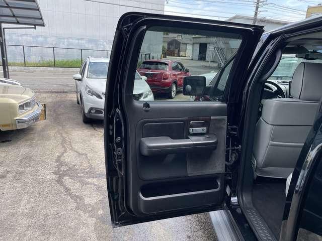 リンカーン・マークＬＴ 　禁煙　ＥＴＣ　フルセグ　Ｂカメ　２０ＡＷ　サンルーフ（13枚目）