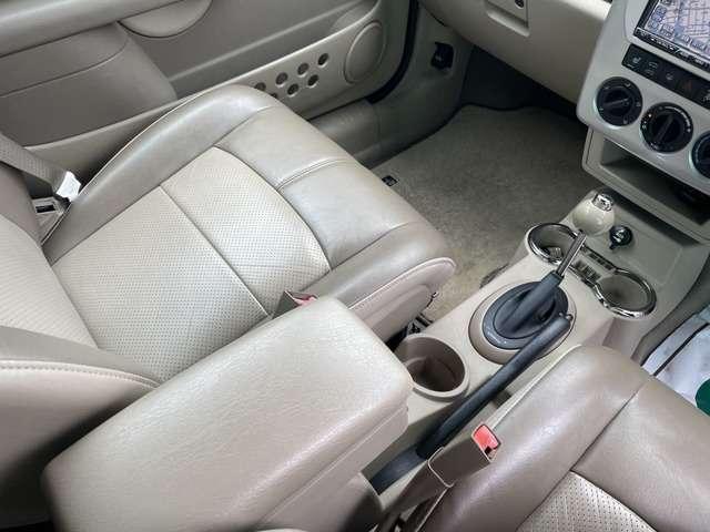 クライスラー・ＰＴクルーザーカブリオ リミテッド　禁煙　ＥＴＣ　フルセグ　シートヒーター　１６ＡＷ（21枚目）