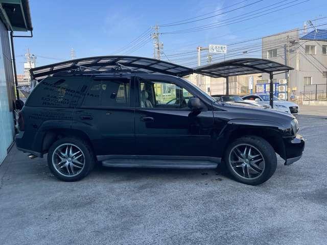 シボレートレイルブレイザー ＬＴＺ　サンルーフ装着車　４ＷＤ　ＥＴＣ　レザーシート　ＬＥＤヘッド　サンルーフ（5枚目）