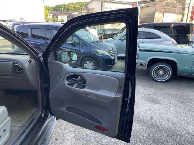 シボレートレイルブレイザー ＬＴＺ　サンルーフ装着車　４ＷＤ　ＥＴＣ　レザーシート　ＬＥＤヘッド　サンルーフ（19枚目）