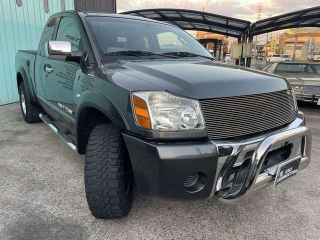 タイタン キングキャブＳＥ　社外グリル／ステップ　ＥＴＣ　１７ＡＷ　Ｂカメ（4枚目）