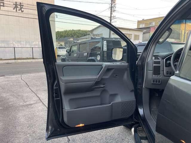 タイタン キングキャブＳＥ　社外グリル／ステップ　ＥＴＣ　１７ＡＷ　Ｂカメ（11枚目）