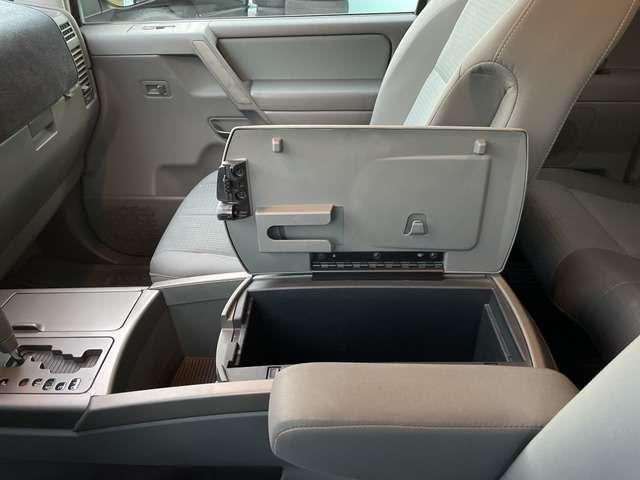 タイタン キングキャブＳＥ　社外グリル／ステップ　ＥＴＣ　１７ＡＷ　Ｂカメ（25枚目）