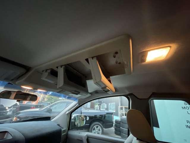 タイタン キングキャブＳＥ　社外グリル／ステップ　ＥＴＣ　１７ＡＷ　Ｂカメ（30枚目）