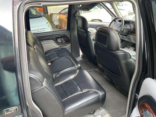 シボレーサバーバン １５００　５．７　Ｖ８　ＥＴＣ　Ｂカメ　社外マフラー　ローダウン（15枚目）