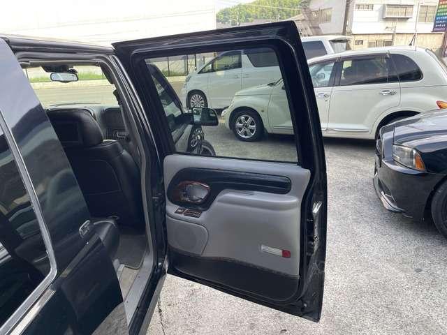 シボレーサバーバン １５００　５．７　Ｖ８　ＥＴＣ　Ｂカメ　社外マフラー　ローダウン（16枚目）