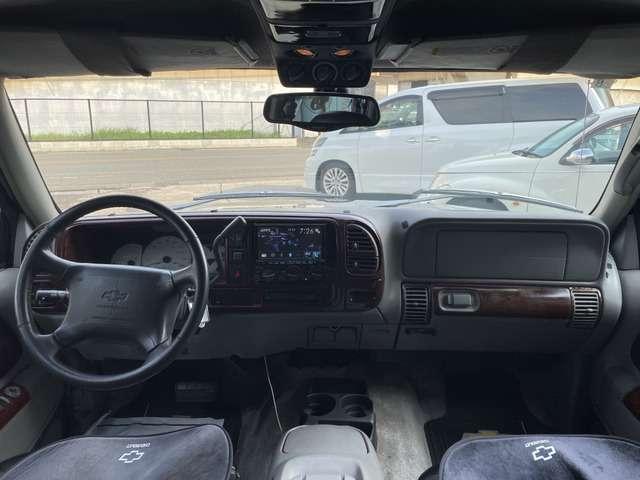 シボレーサバーバン １５００　５．７　Ｖ８　ＥＴＣ　Ｂカメ　社外マフラー　ローダウン（19枚目）