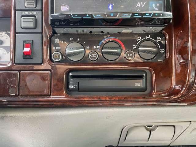 シボレーサバーバン １５００　５．７　Ｖ８　ＥＴＣ　Ｂカメ　社外マフラー　ローダウン（26枚目）