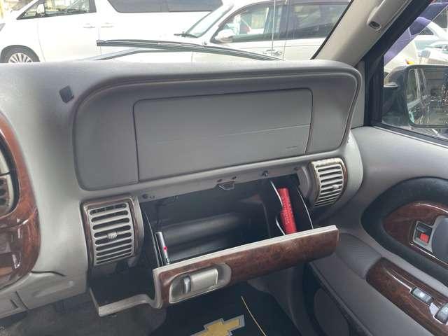 シボレーサバーバン １５００　５．７　Ｖ８　ＥＴＣ　Ｂカメ　社外マフラー　ローダウン（27枚目）