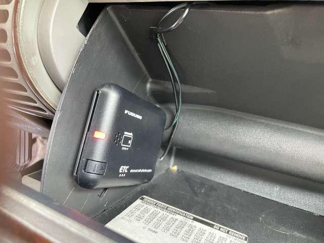 シボレーサバーバン １５００　５．７　Ｖ８　ＥＴＣ　Ｂカメ　社外マフラー　ローダウン（28枚目）