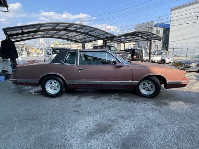 シボレーモンテカルロ ＬＵＸＵＲＹ　ＳＰＯＲＴ　輸入新規　３年車検　全塗装済　ＮＥＷモール（5枚目）