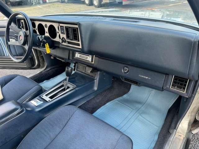 シボレーカマロ ベルリネッタ　禁煙　ＡＣ　全塗装済　ＣＤ　取説・記録簿　車検含（24枚目）