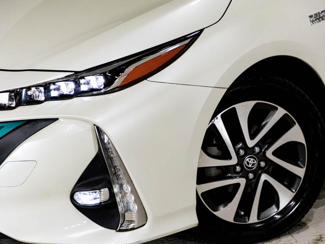 プリウスPHV Sナビパッケージ シートカバー 革巻きハンドル ドリンクホルダー 純正ホイール 純正ナビ ステアリングヒーター バックカメラ LEDヘッドライト 純正流用16インチホイール(5枚目)