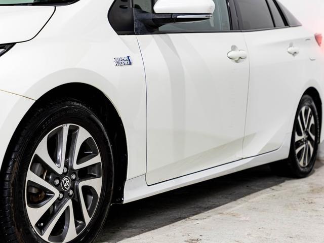 プリウスPHV Sナビパッケージ シートカバー 革巻きハンドル ドリンクホルダー 純正ホイール 純正ナビ ステアリングヒーター バックカメラ LEDヘッドライト 純正流用16インチホイール(15枚目)