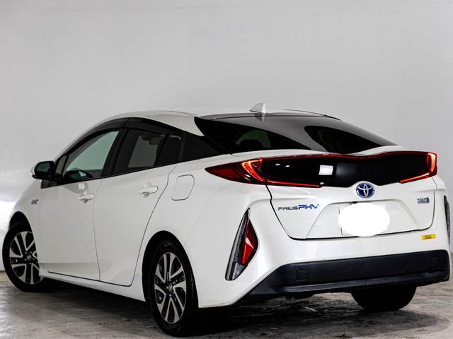 プリウスPHV Sナビパッケージ シートカバー 革巻きハンドル ドリンクホルダー 純正ホイール 純正ナビ ステアリングヒーター バックカメラ LEDヘッドライト 純正流用16インチホイール(18枚目)