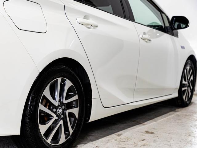 プリウスPHV Sナビパッケージ シートカバー 革巻きハンドル ドリンクホルダー 純正ホイール 純正ナビ ステアリングヒーター バックカメラ LEDヘッドライト 純正流用16インチホイール(30枚目)