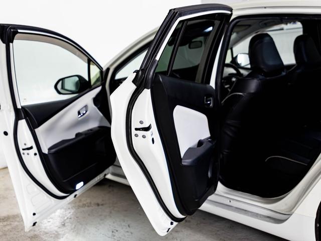 プリウスPHV Sナビパッケージ シートカバー 革巻きハンドル ドリンクホルダー 純正ホイール 純正ナビ ステアリングヒーター バックカメラ LEDヘッドライト 純正流用16インチホイール(34枚目)